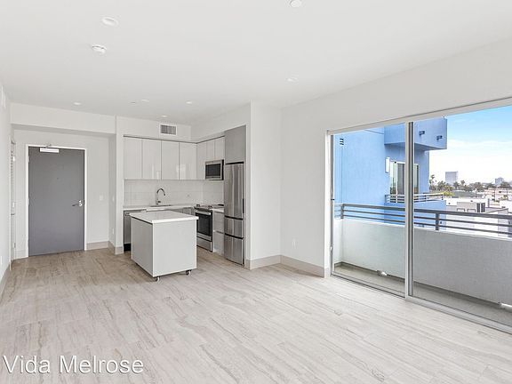 4th image of 4864 Melrose Ave #308