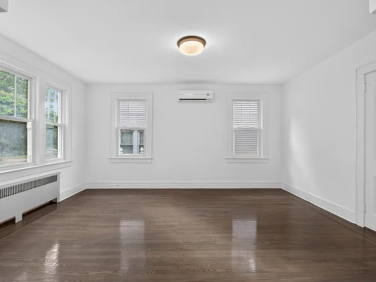 135 Rockwood Pl — Photo 13
