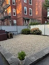 656 E 5th St #A — Photo 6