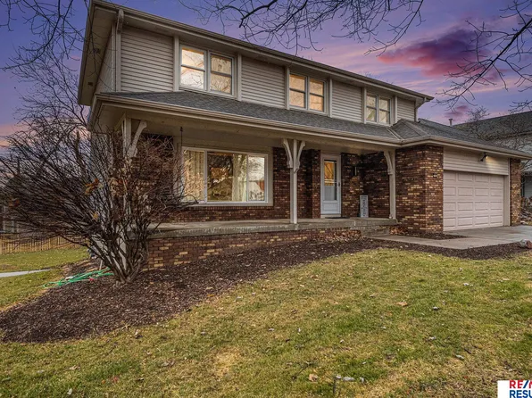 15555 Walnut Cir, Omaha, NE 68144