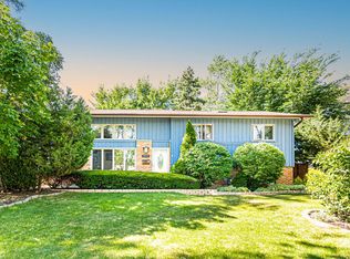 590 Baxter Ln, Hoffman Estates, IL 60169