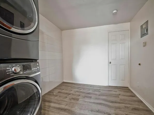 328 39th Street image 10 of 13