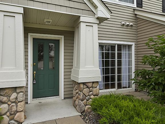 3rd image of 13915 52nd Ave N APT 1205