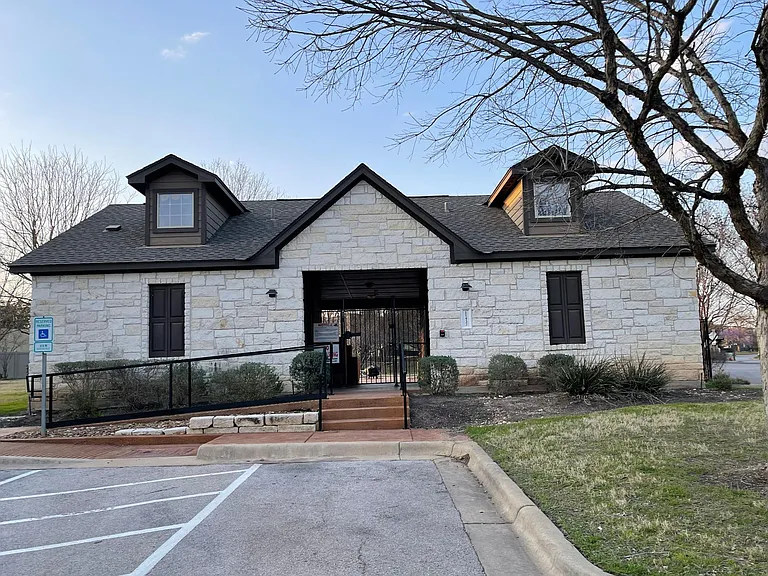 Pool center
