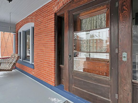 4th image of 325 W 6th Ave