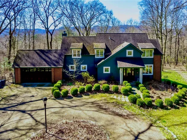 3 Little Sewickley Creek Rd, Sewickley, PA 15143