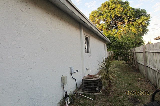2nd image of 419 NW 11th Ave