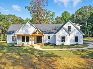 912 Town Creek Rd, Talking Rock, GA 30175