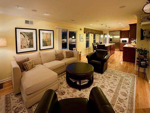 Open Family Rm / Wet Bar