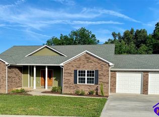 208 Bent Tree Dr, Vine Grove, KY 40175