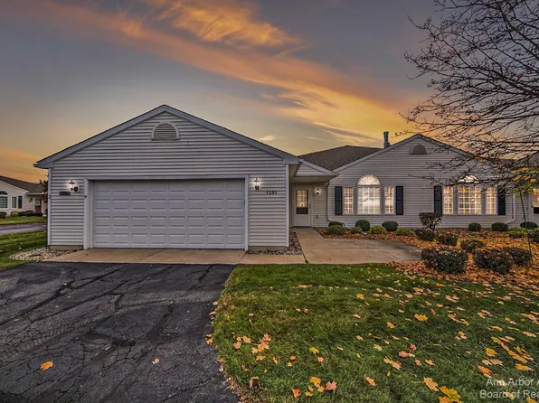 1201 Carriage Dr, Tecumseh, MI 49286