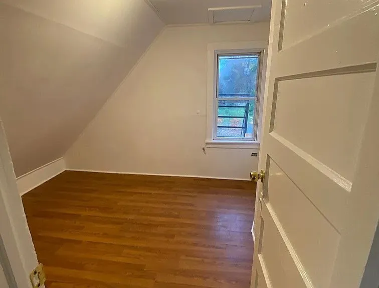 50 Walnut St #3 — Photo 8
