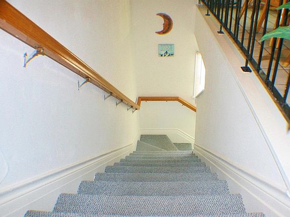 5th image of 210 Southard St