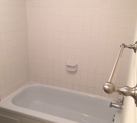 3rd image of 7048 N Holiday Dr