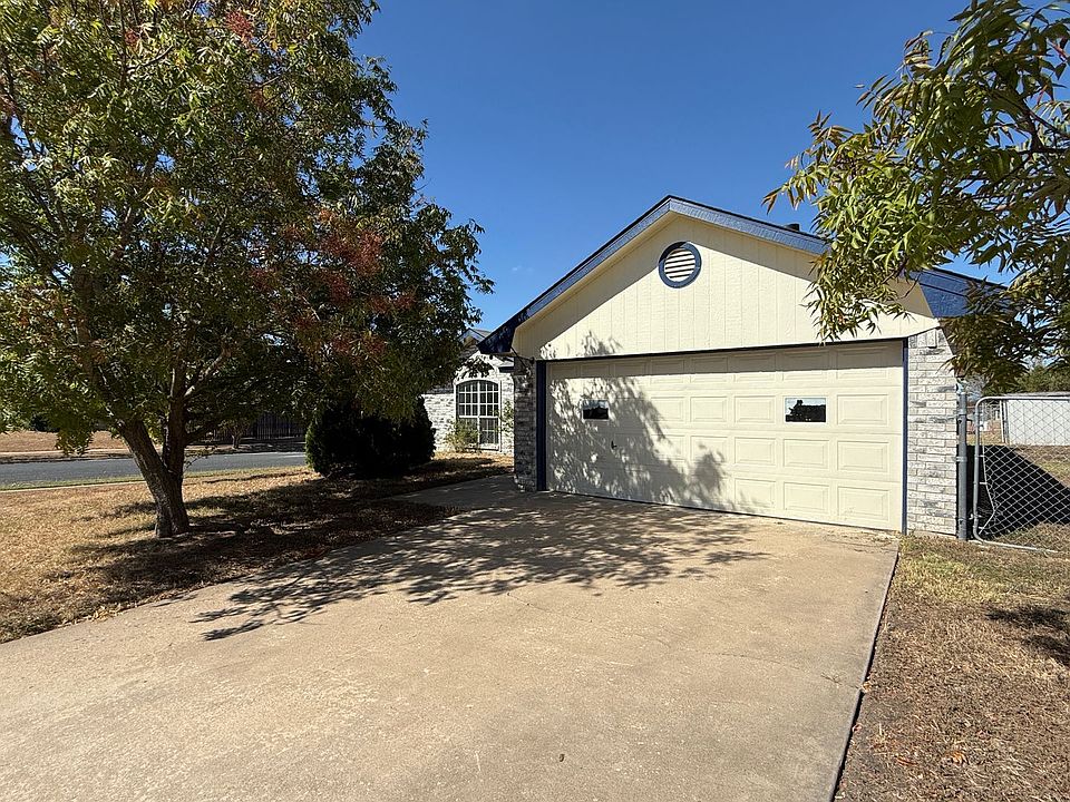 1st image of 2803 Bluebonnet Dr