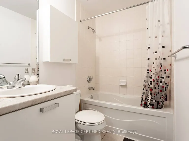 38 Grenville St #3210 — Photo 15