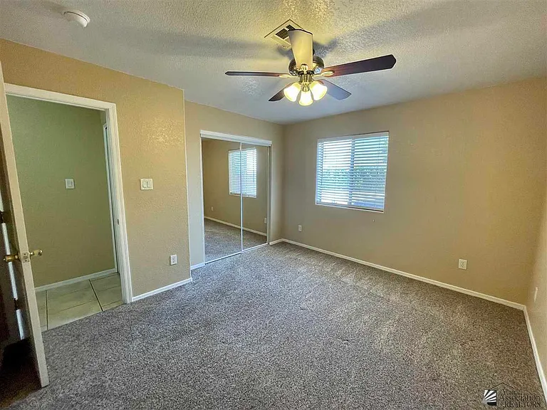2330 W 22nd Pl — Photo 18