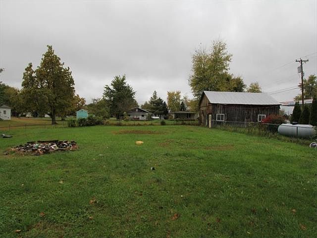 2nd image of 1716 Eden Rd