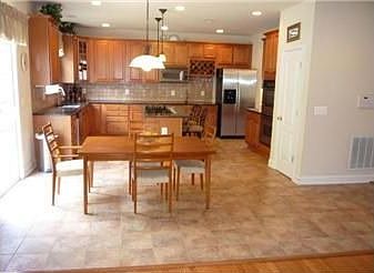 5th image of 7586 Lindberg Dr