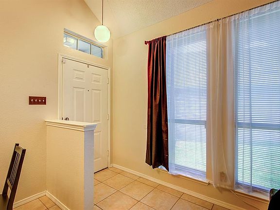 4th image of 2205 Baretta Dr