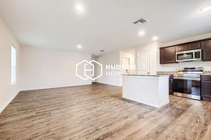 2719 Bermuda Dr — Photo 5