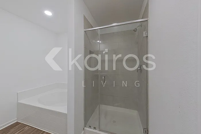 946 Shady Brk — Photo 18