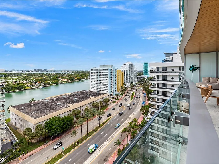 5775 Collins Ave #1405 — Photo 17