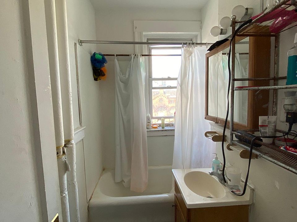 2nd image of 1178 Boylston St #29