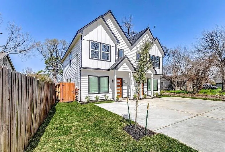 3 bed, 2.5 bath, 2819 sqft, $1,950 — Photo 3