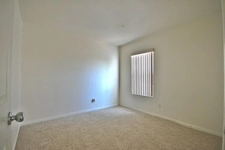1617 Julia Way — Photo 8