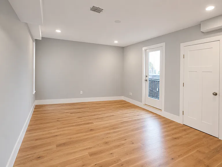265 Washington St #1 — Photo 2
