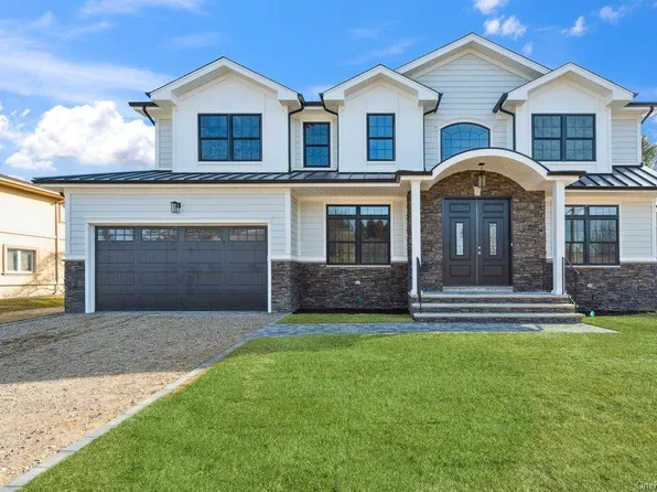 7 Chemung Place, Jericho, NY 11753