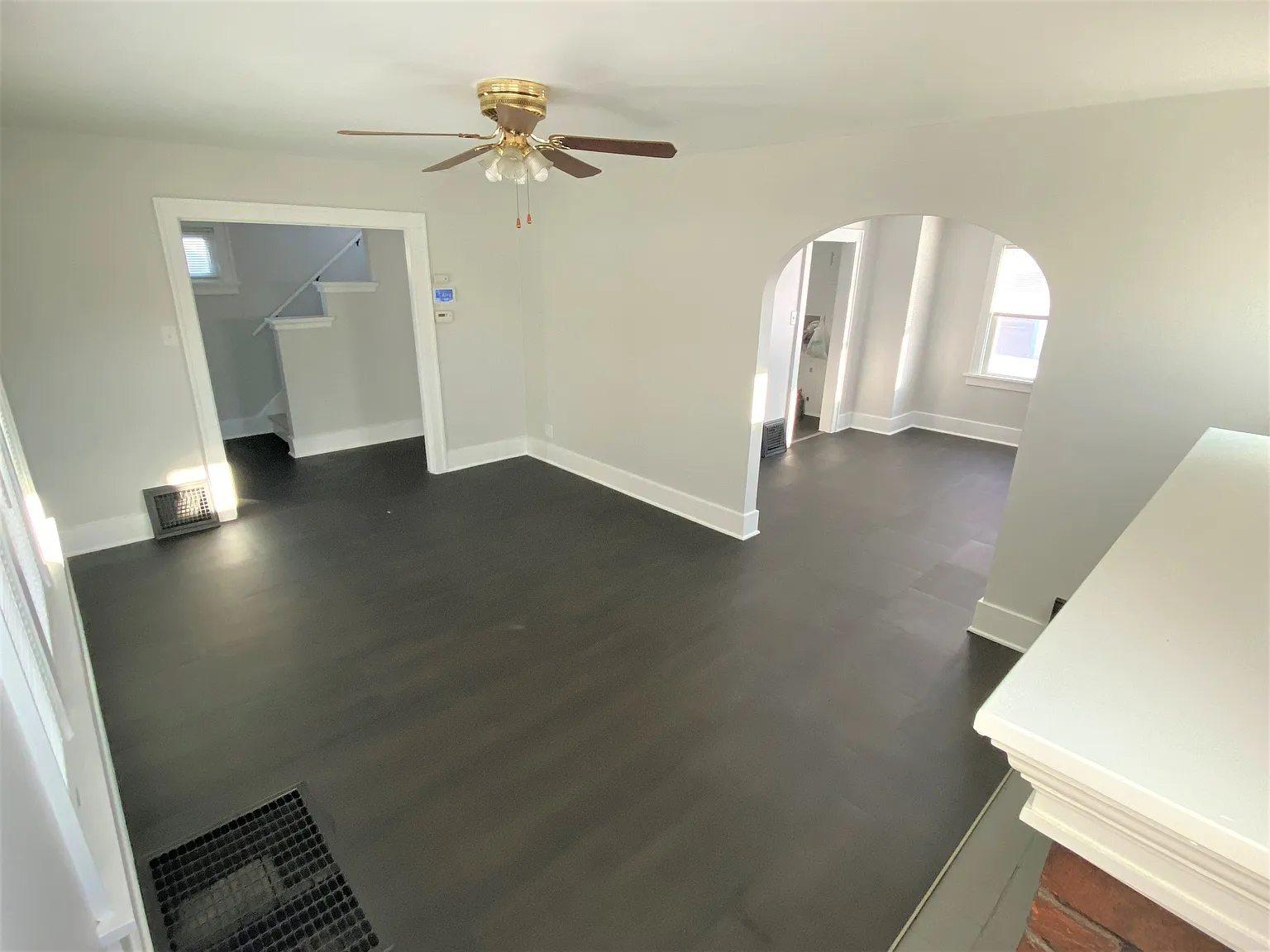 3 bed, $1,050 — Photo 4