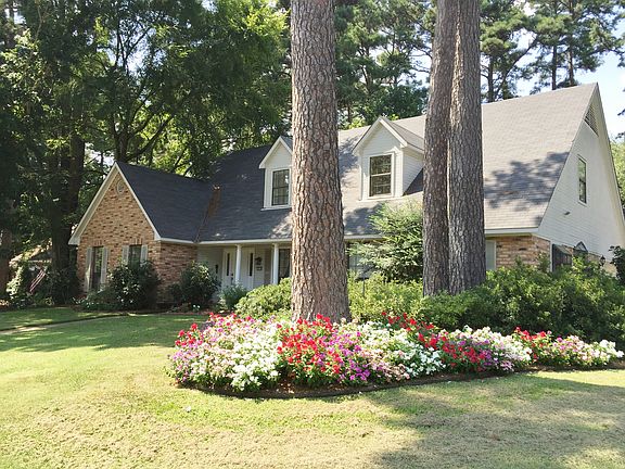 2nd image of 10110 Thornwood Dr