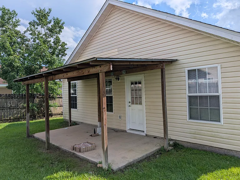 3327 Golden Rain Dr — Photo 27