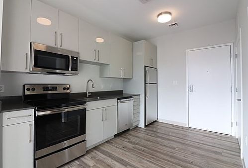 1st image of 161 Washington St #1517