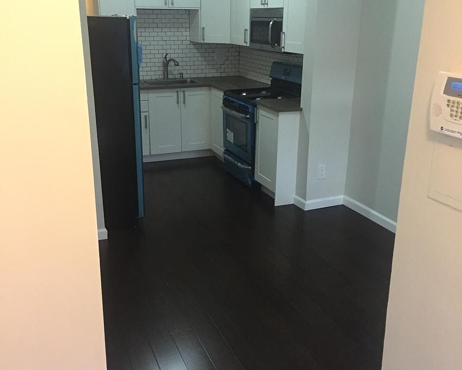 Eat-In Kitchen