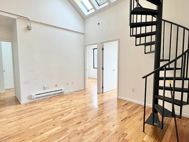 324 Melrose St #4A — Photo 2