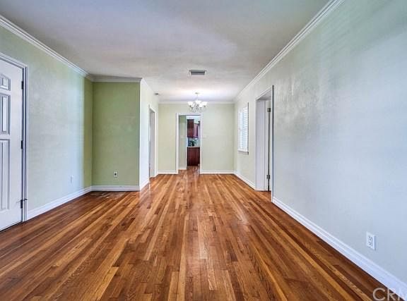 5th image of 909 N 11th Ave