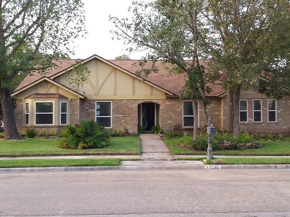 1st image of 15727 Brook Forest Dr