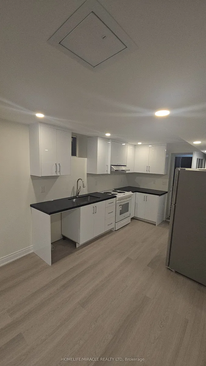 Building Photo - 16 Meadowcrest Ln #BASEMENT