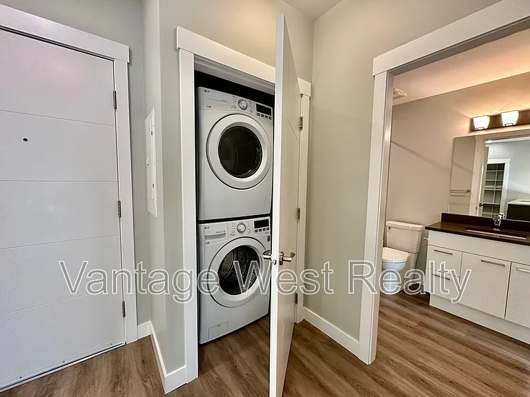 1883 Water St #206 — Photo 22