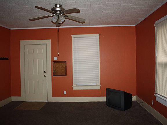 2nd image of 306 E Franklin St