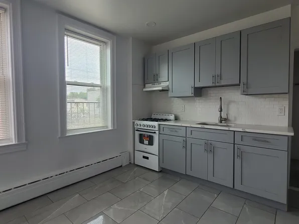 297 Griffith Street image 1 of 13