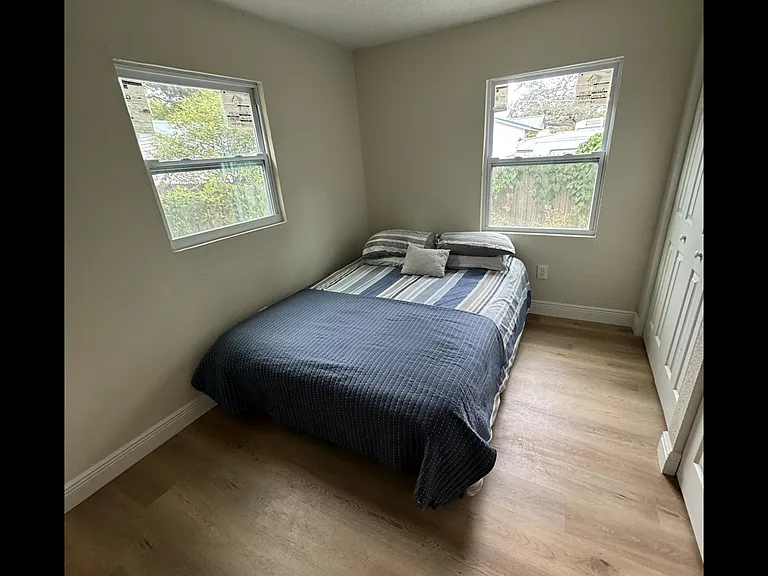 1206 E Osborne Ave — Photo 10