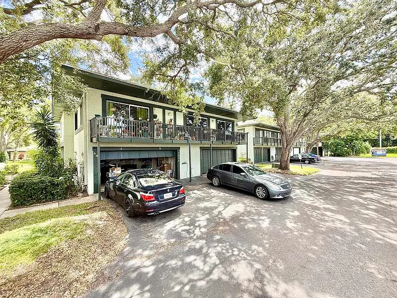 2 bed, 1.5 bath, 853 sqft, $1,895 — Photo 3