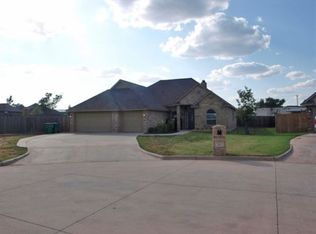 302 Azalea Ln, Cache, OK 73527