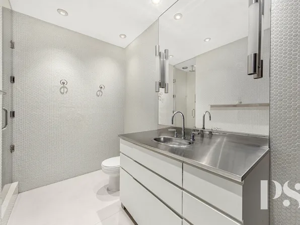 71 Bleecker Street 2E image 13 of 14