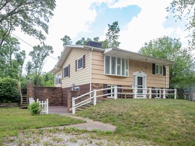 7610 Lake Wood Dr, Portage, MI, 49002