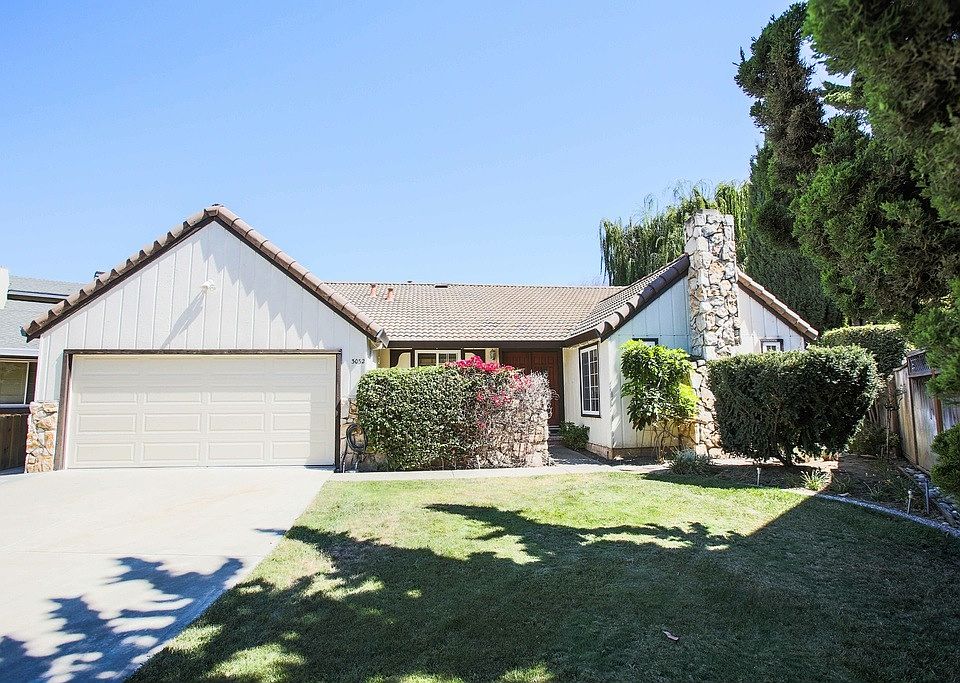1st image of 3032 Coral Ct